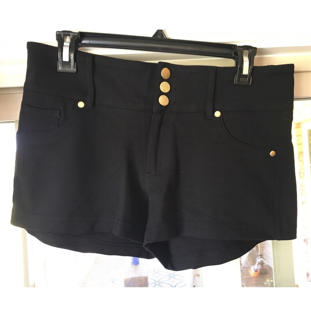 Cute high-waist black shorts